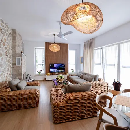 Agora Villa *